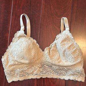 Elegant Lace Bralette in Cream